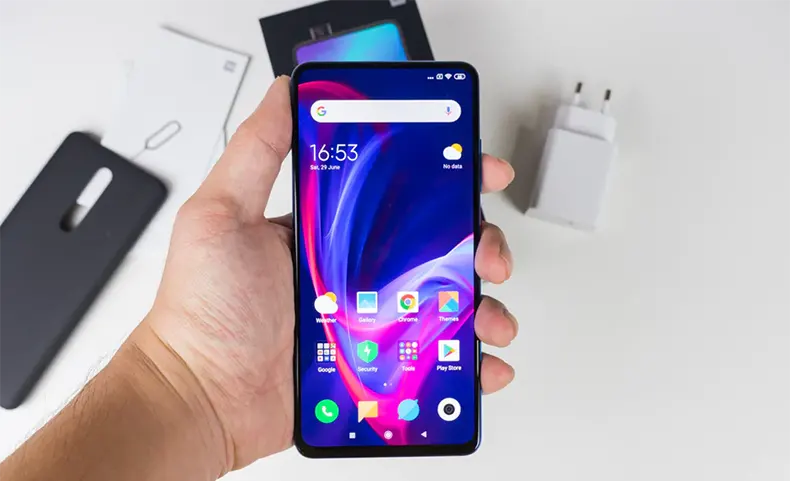 Tamanho do celular na mão